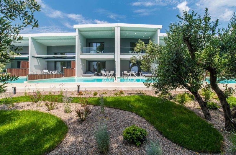 Lagomandra Beach Hotel - Снимка 3