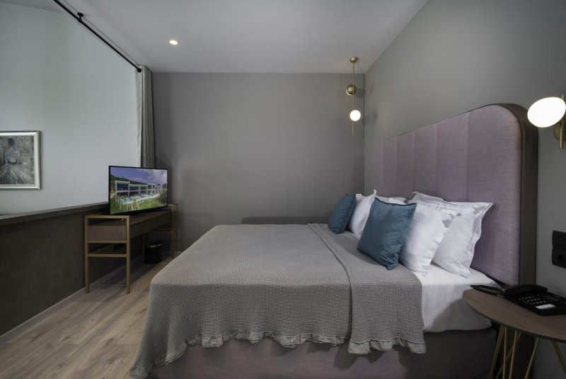 Lagomandra Beach Hotel - Снимка 1