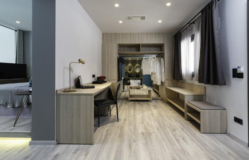 Lagomandra Beach Hotel - Снимка 9