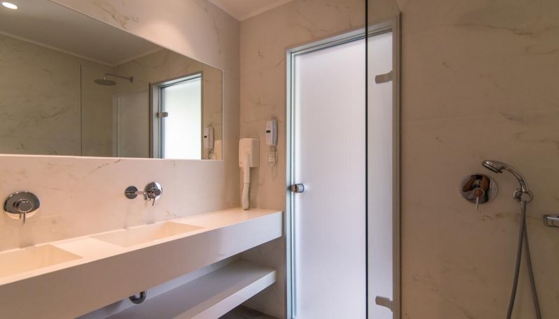 Lagomandra Beach Hotel - Снимка 2