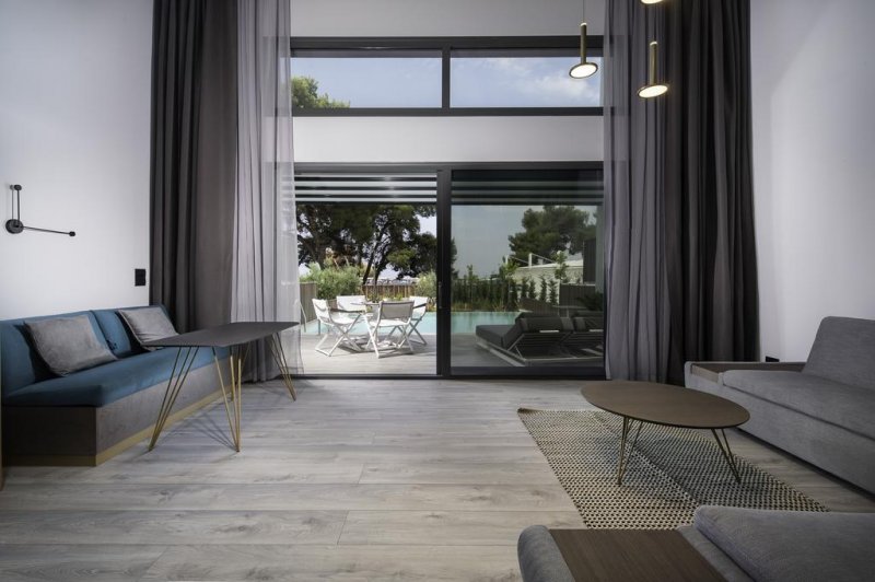 Lagomandra Beach Hotel - Снимка 7