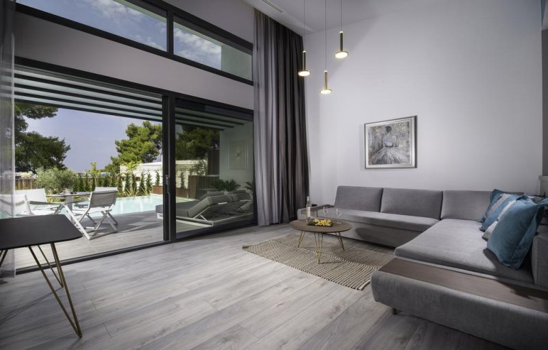 Lagomandra Beach Hotel - Снимка 3