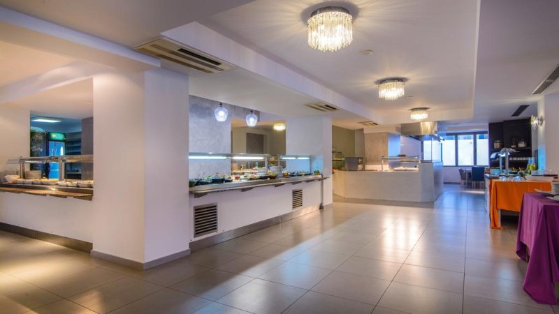 Lagomandra Beach Hotel - Снимка 7