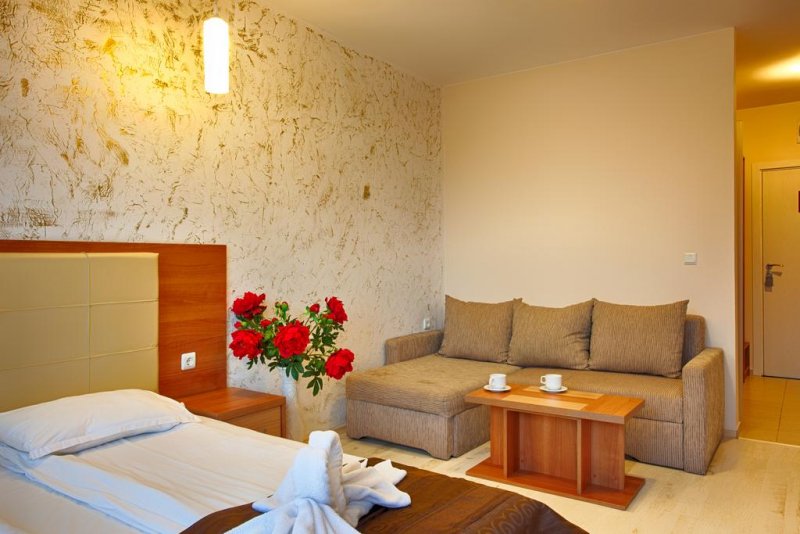 Апартхотел Сън Гейт - Снимка 8