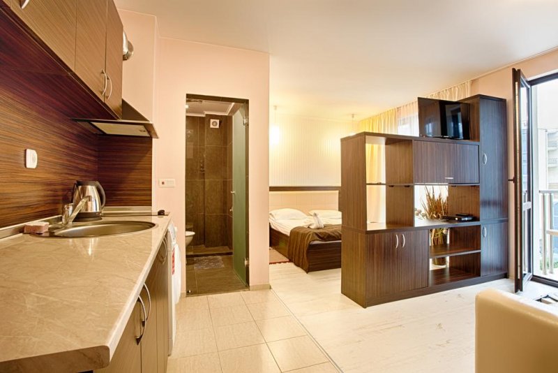 Апартхотел Сън Гейт - Снимка 1