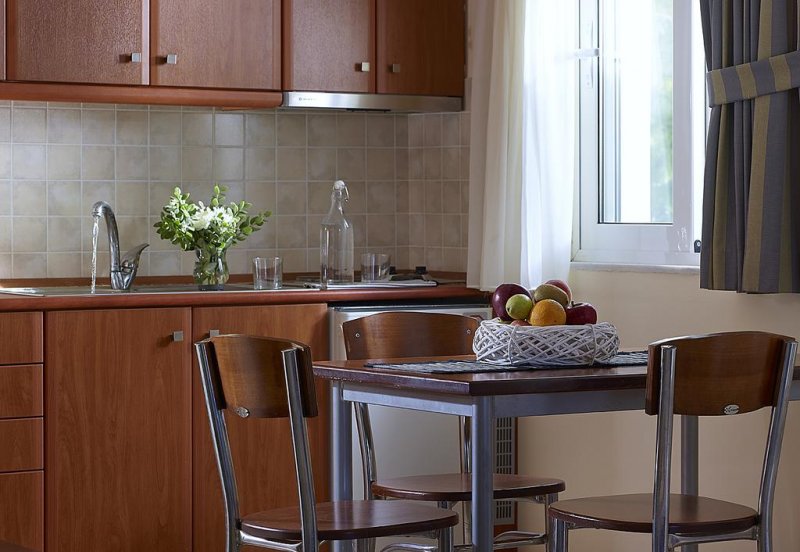 Avantis Suites Hotel - Снимка 4