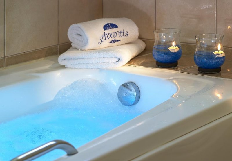 Avantis Suites Hotel - Снимка 11