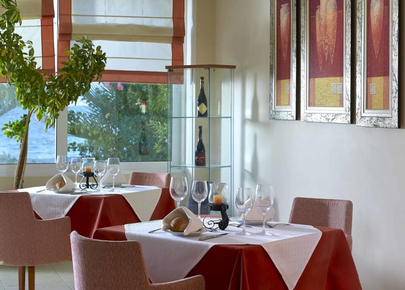 Avantis Suites Hotel - Снимка 5