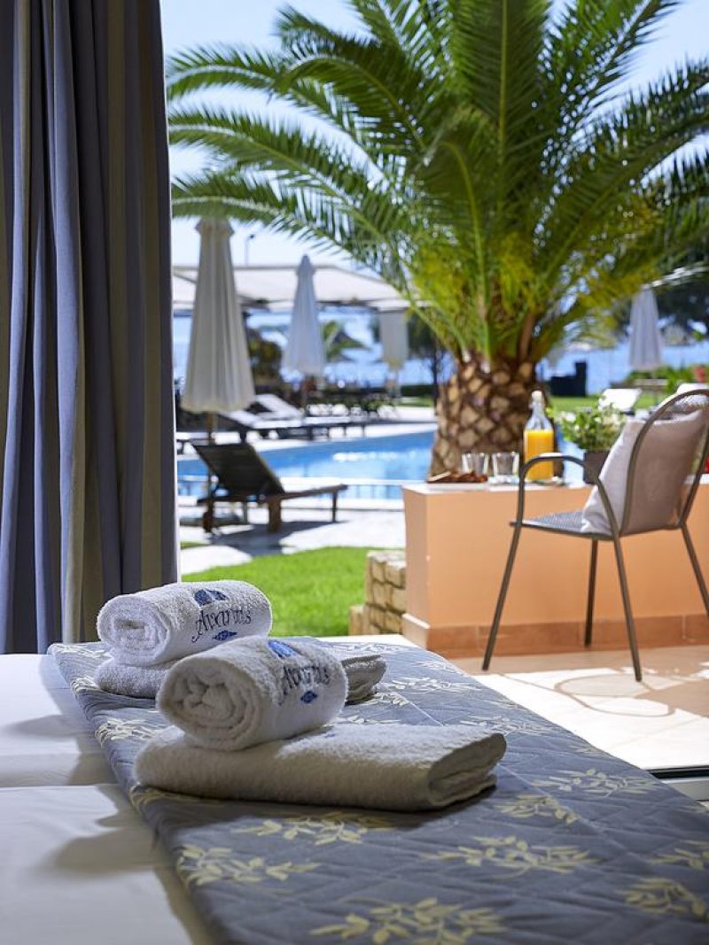 Avantis Suites Hotel - Снимка 10