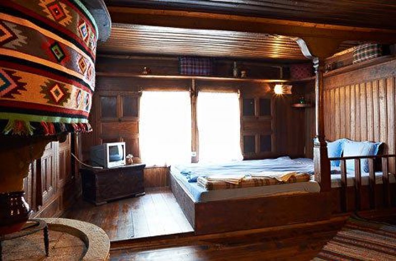 Къщата с лозницата - Снимка 1