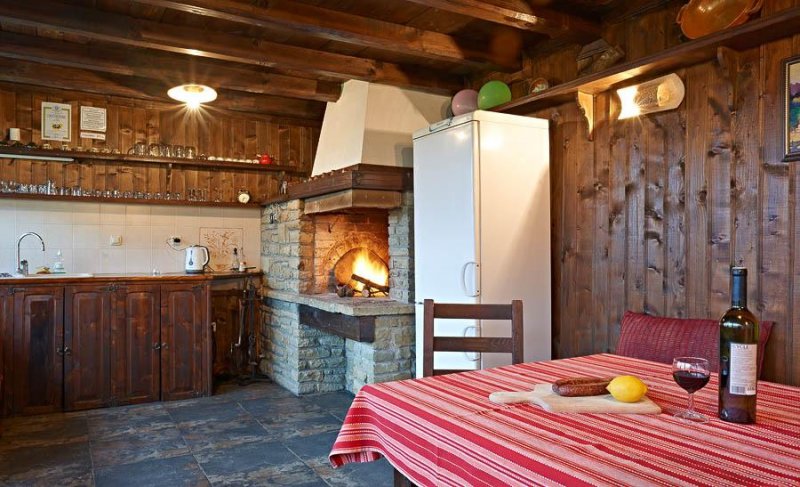 Къщата с лозницата - Снимка 4