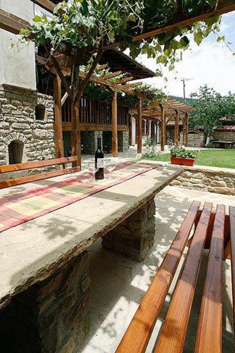 Къщата с лозницата - Снимка 11