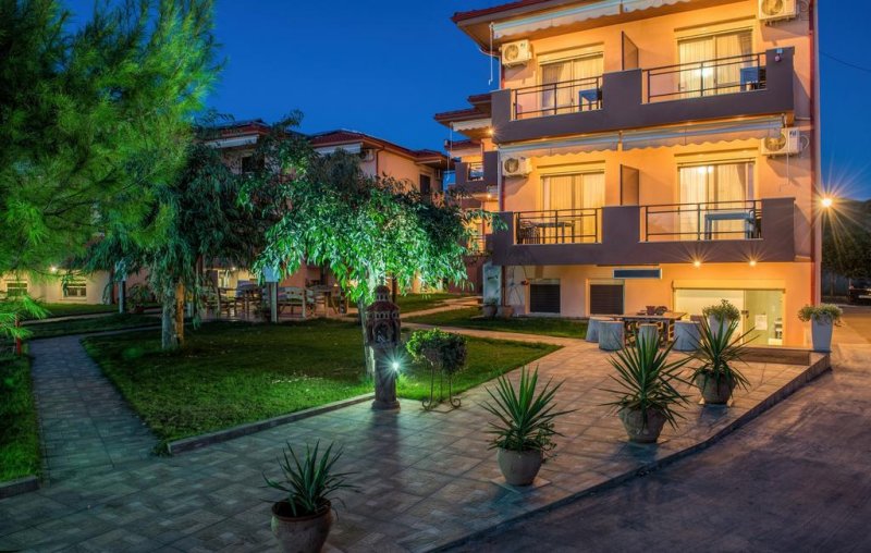 Castro Deluxe - Снимка 0