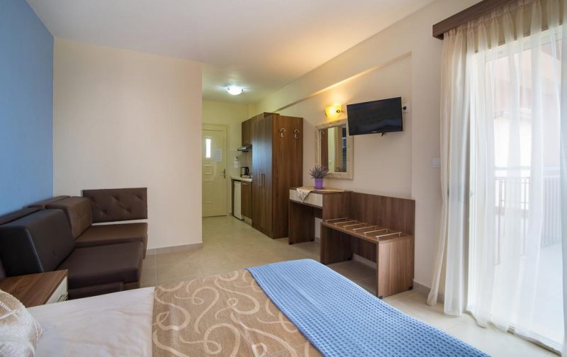 Castro Deluxe - Снимка 8