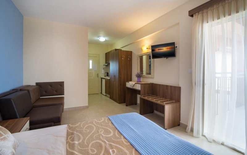 Castro Deluxe - Снимка 10