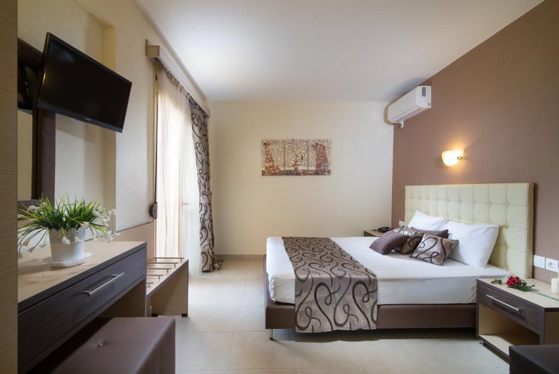 Castro Deluxe - Снимка 7