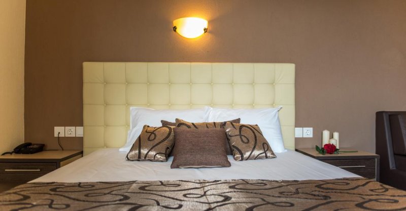 Castro Deluxe - Снимка 2