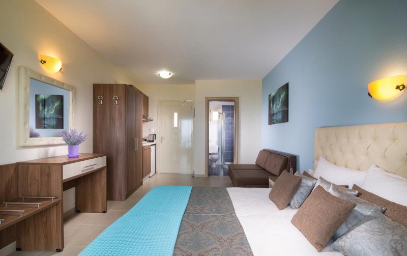 Castro Deluxe - Снимка 8