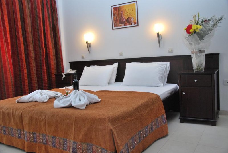 Naias Hotel - Снимка 9