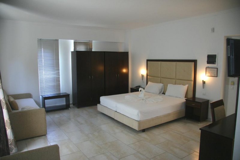 Naias Hotel - Снимка 4