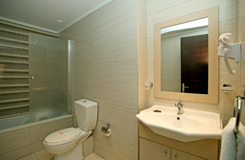 Naias Hotel - Снимка 1