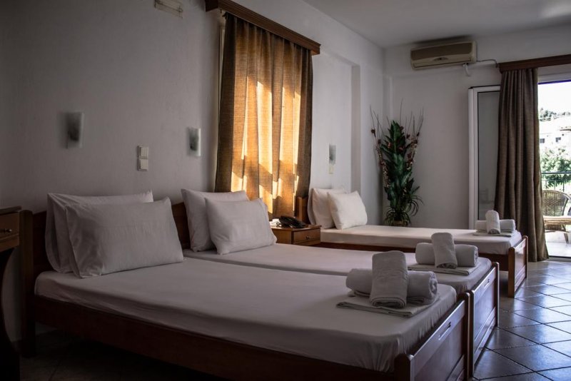 Hotel Ilios - Снимка 1