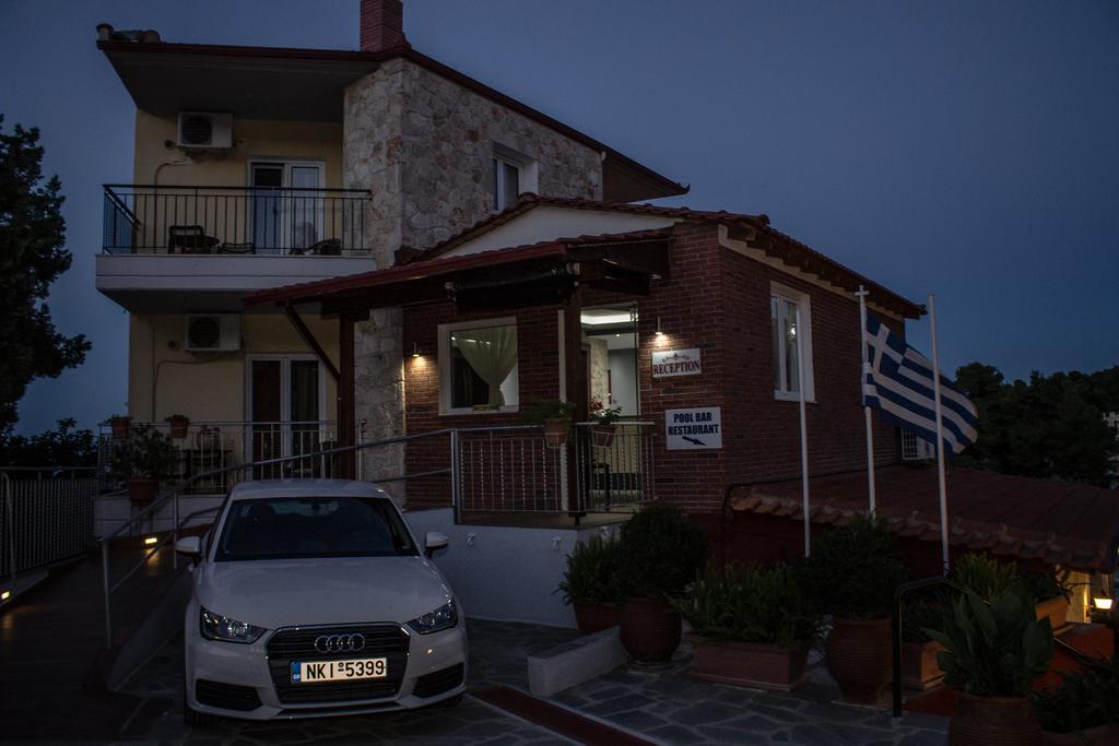 5 нощувки със закуски и вечери в Ilios Hotel 3*, Халкидики, Гърция през Юни! - Снимка 19
