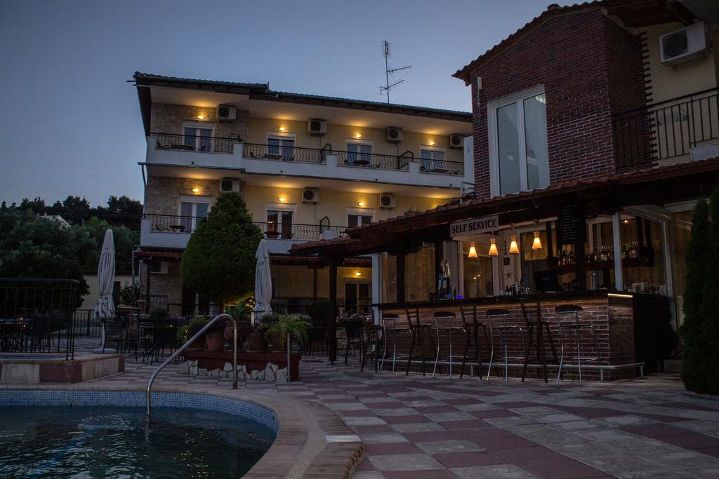 5 нощувки със закуски и вечери в Ilios Hotel 3*, Халкидики, Гърция през Юни! - Снимка 1