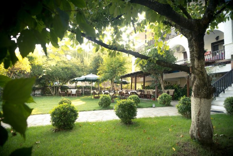 Hotel Liotopi - Снимка 9