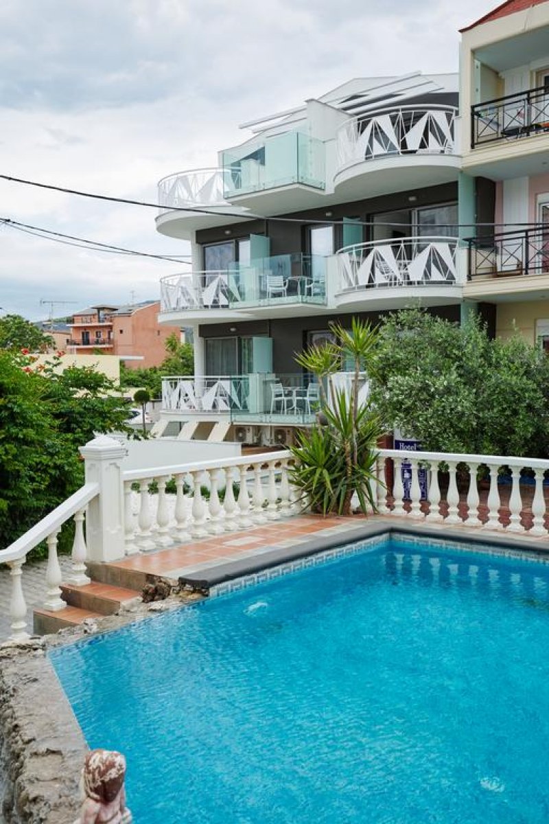 La Boheme Boutique Hotel - Снимка 7