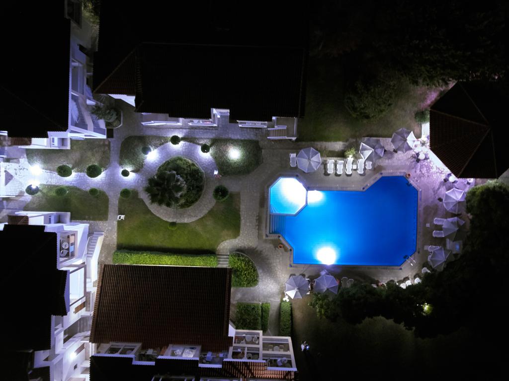 През Май и Юни: 3 нощувки със закуски и вечери в хотел Lily Ann Village 3*, Халкидики, Гърция! - Снимка 6