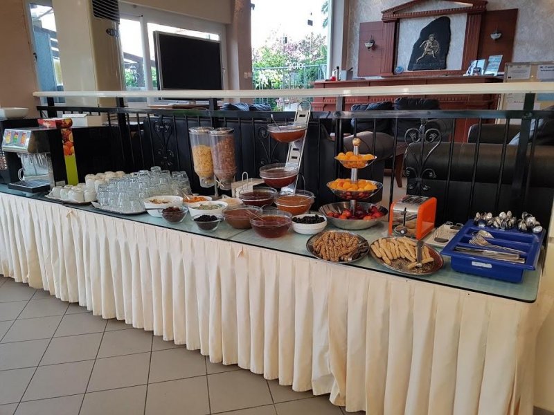 Hotel Potos - Снимка 5