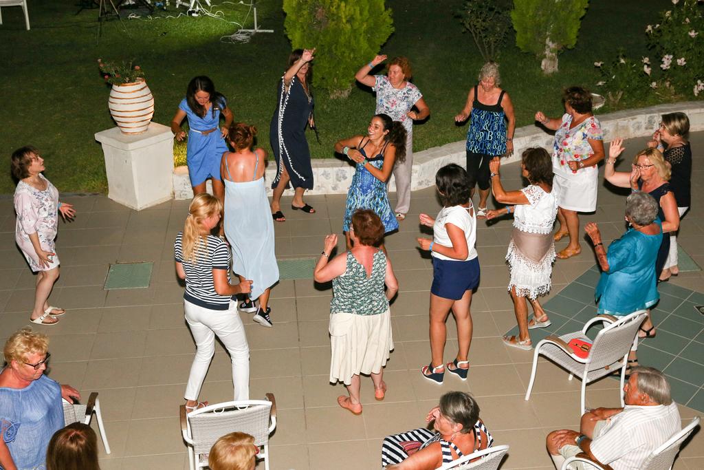 През Юли: 7 нощувки, Ultra All Inclusive в хотел Bomo Palmariva Beach 4*, о.Евия, Гърция! - Снимка 2