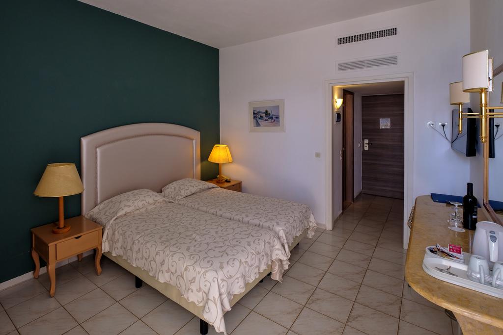 През Юли: 7 нощувки, Ultra All Inclusive в хотел Bomo Palmariva Beach 4*, о.Евия, Гърция! - Снимка 5