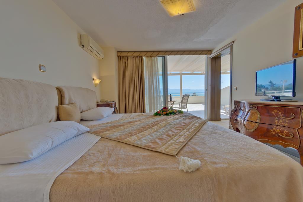 През Юли: 7 нощувки, Ultra All Inclusive в хотел Bomo Palmariva Beach 4*, о.Евия, Гърция! - Снимка 25