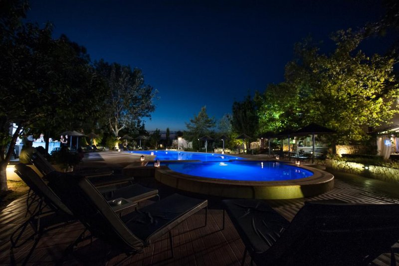 Petrino Suites Hotel - Снимка 9