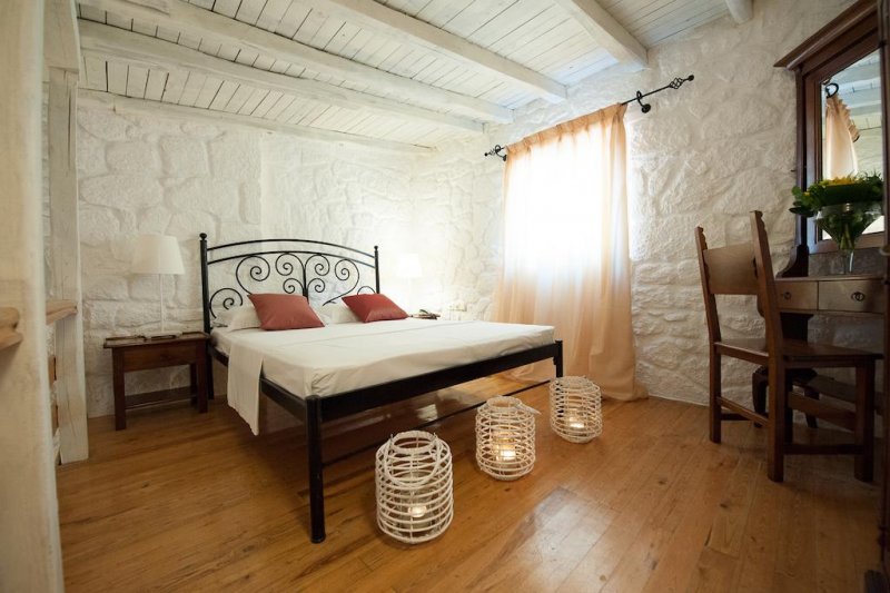 Petrino Suites Hotel - Снимка 4