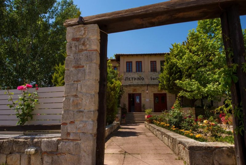 Petrino Suites Hotel - Снимка 11