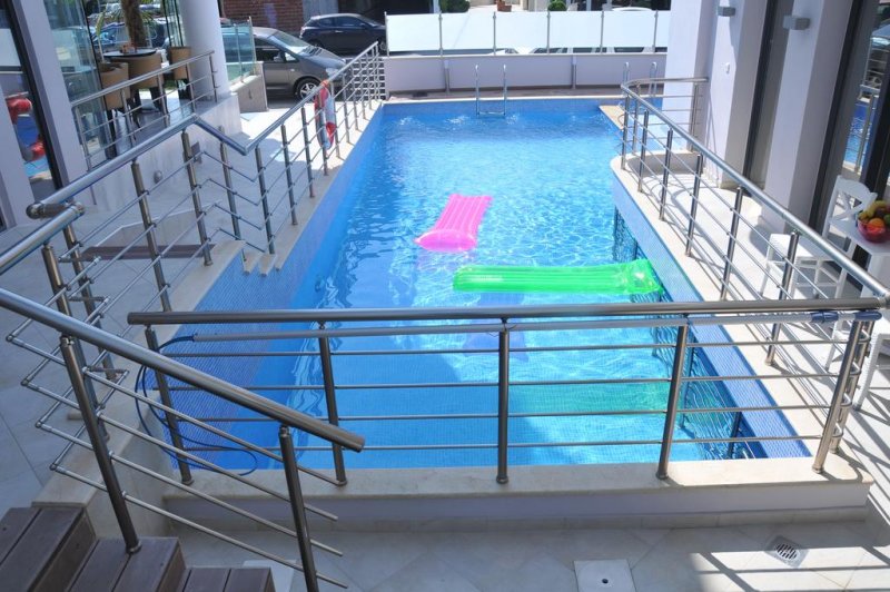 Panorama Inn Hotel - Снимка 1