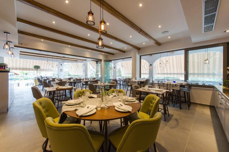 Adams Hotel - Снимка 10