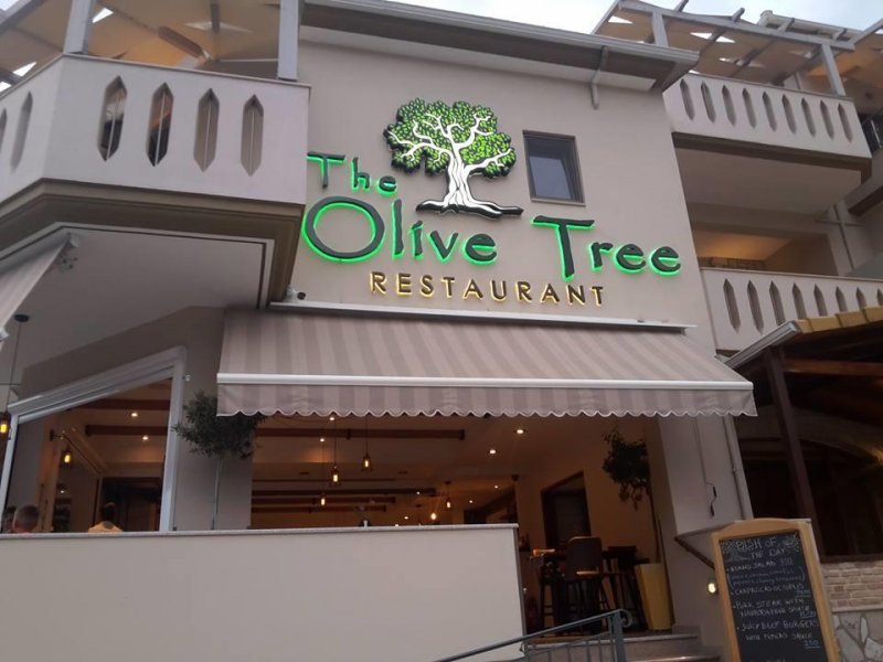 Adams Hotel - Снимка 8