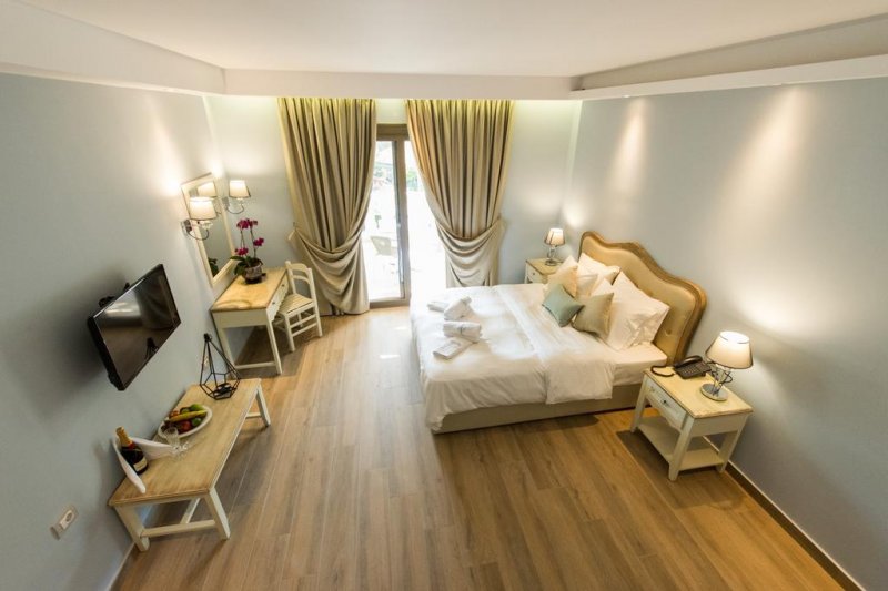 Adams Hotel - Снимка 10