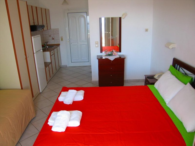 Spiros Studios - Снимка 3