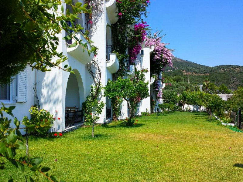 Spiros Studios - Снимка 0