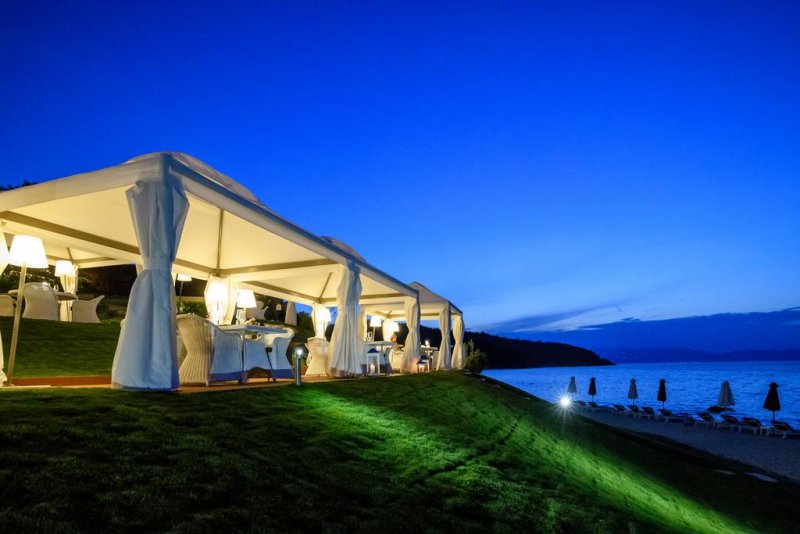 Avaton Luxury Villas Resort - Снимка 1