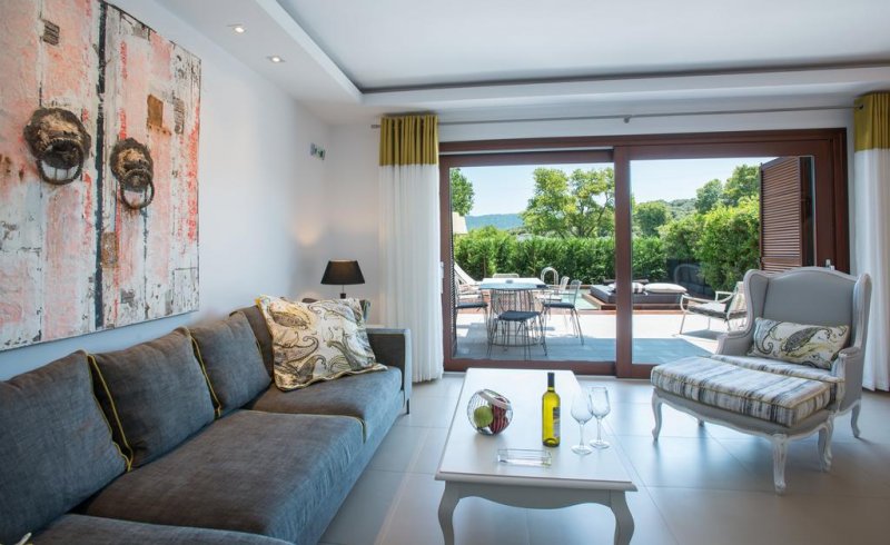Avaton Luxury Villas Resort - Снимка 8