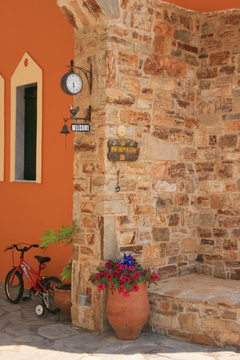 Kastro Hotel - Снимка 1