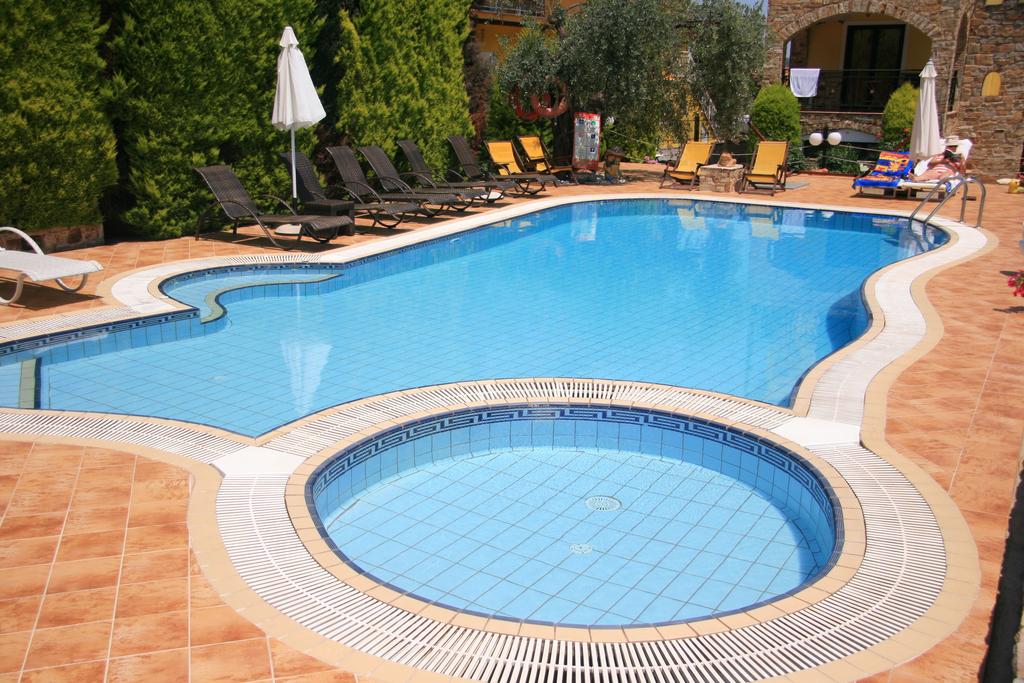 Релакс на о. Тасос! Нощувка + басейн в хотел Kastro до Скала Потамиас, Гърция! - Снимка 10