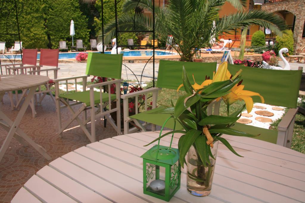 Релакс на о. Тасос! Нощувка + басейн в хотел Kastro до Скала Потамиас, Гърция! - Снимка 24