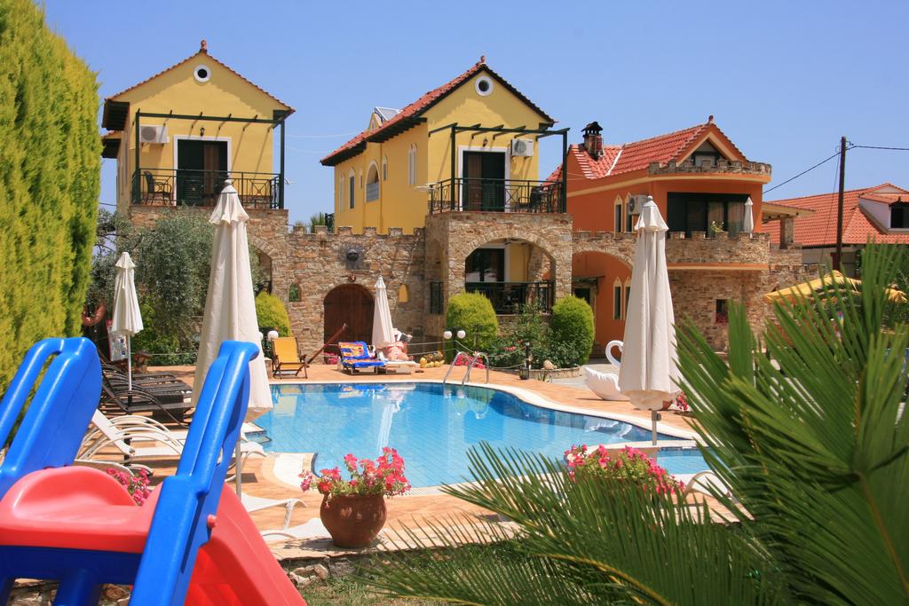 Релакс на о. Тасос! Нощувка + басейн в хотел Kastro до Скала Потамиас, Гърция! - Снимка 21